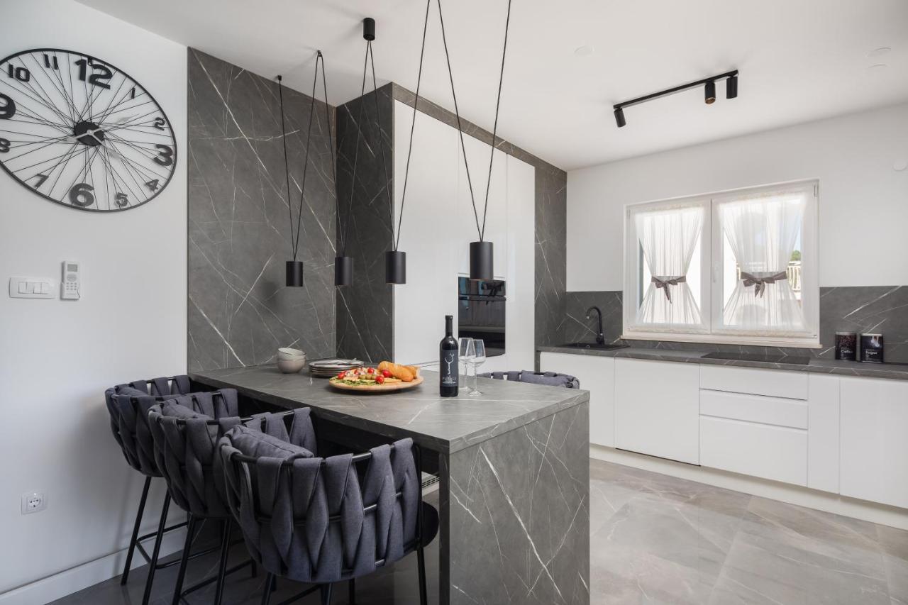 מרינה Apartments Villa Maracella מראה חיצוני תמונה